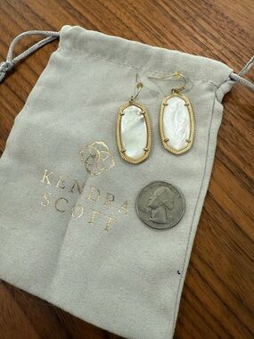 Kendra Scott White Mother-of-Pearl Gold Drop Earrings